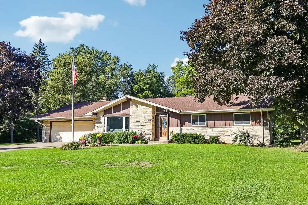 Photo 1 of Sale Pending at 1555 Valley Ridge Dr, Brookfield, WI 53005 | MLS# 1980749 | Listing updated on 2026-10-02