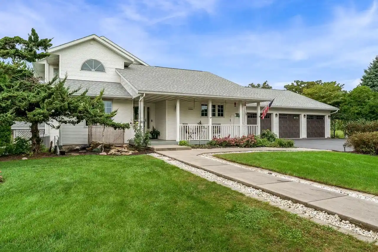 Single family home for sale at 10413 N Harold Dr, Brooklyn, WI 53521 | MLS# 2032748
