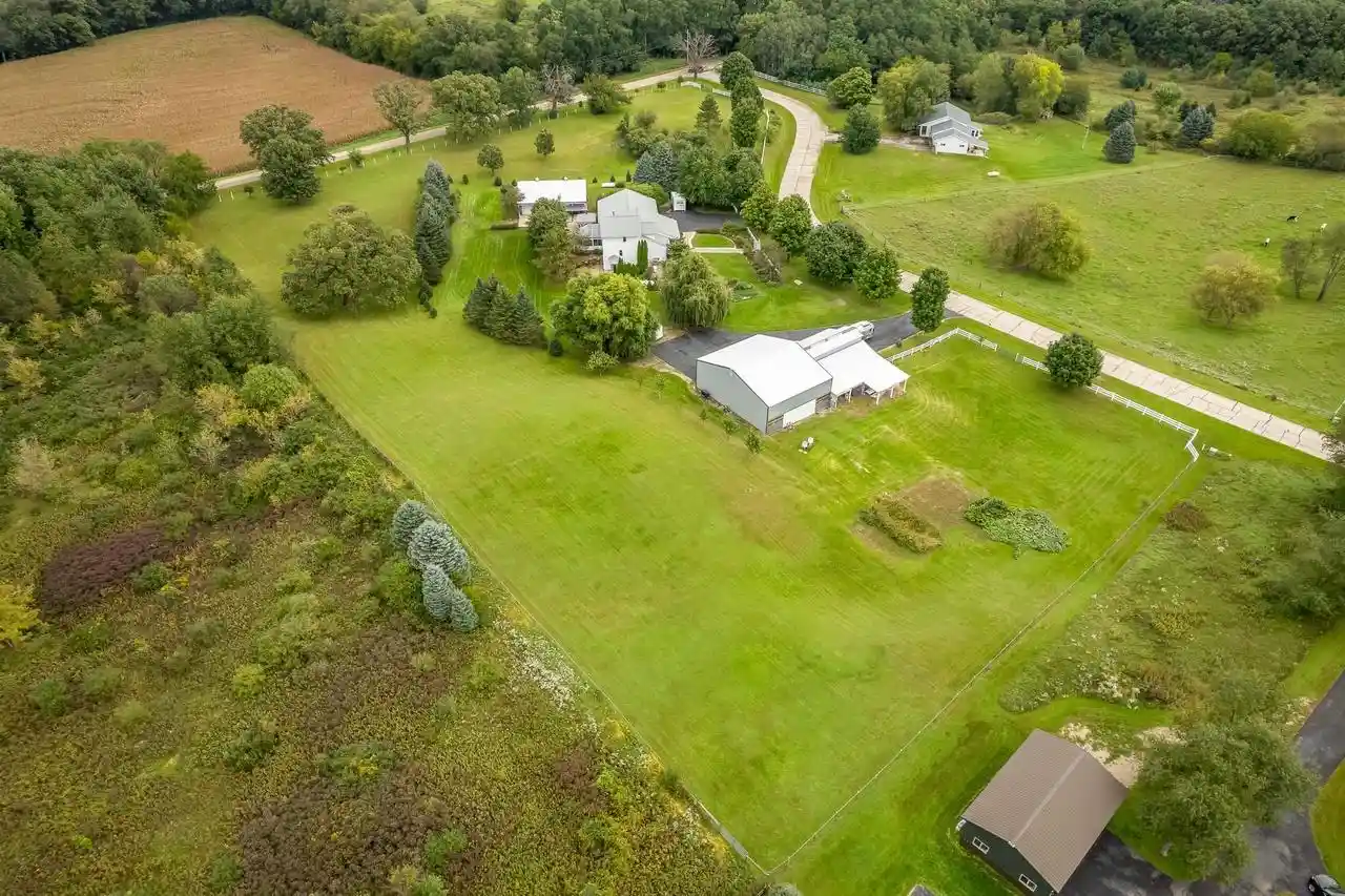 Photo 3 of Single family home for sale at 10413 N Harold Dr, Brooklyn, WI 53521 | MLS# 2032748 | Listing updated on 2026-09-30