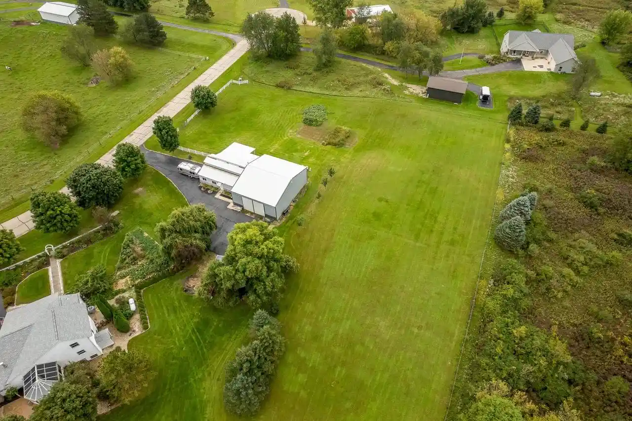 Photo 4 of Single family home for sale at 10413 N Harold Dr, Brooklyn, WI 53521 | MLS# 2032748 | Listing updated on 2026-09-30
