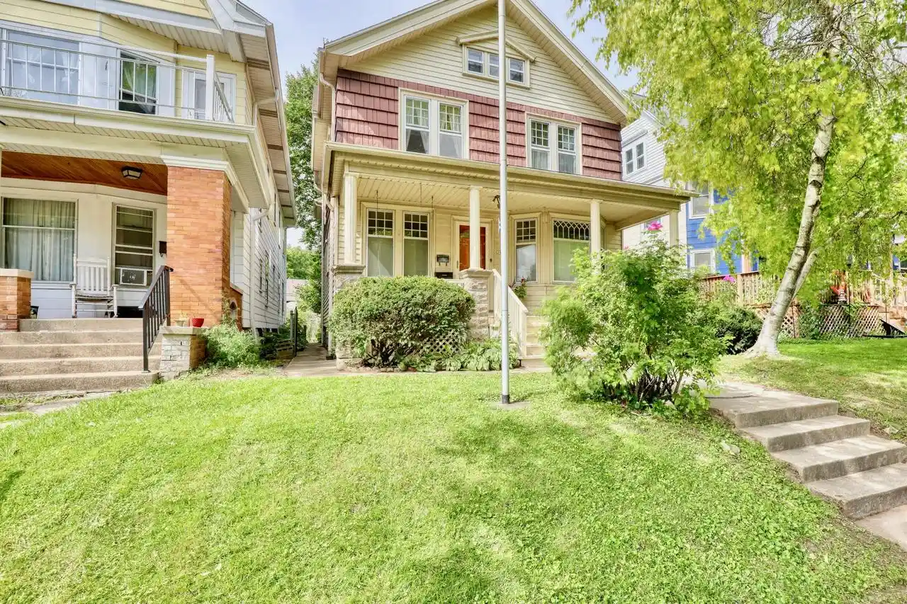 Photo 1 of Single family home for sale at 2851 S Lenox St, Milwaukee, WI 53207 | MLS# 1980752 | Listing updated on 2026-09-18