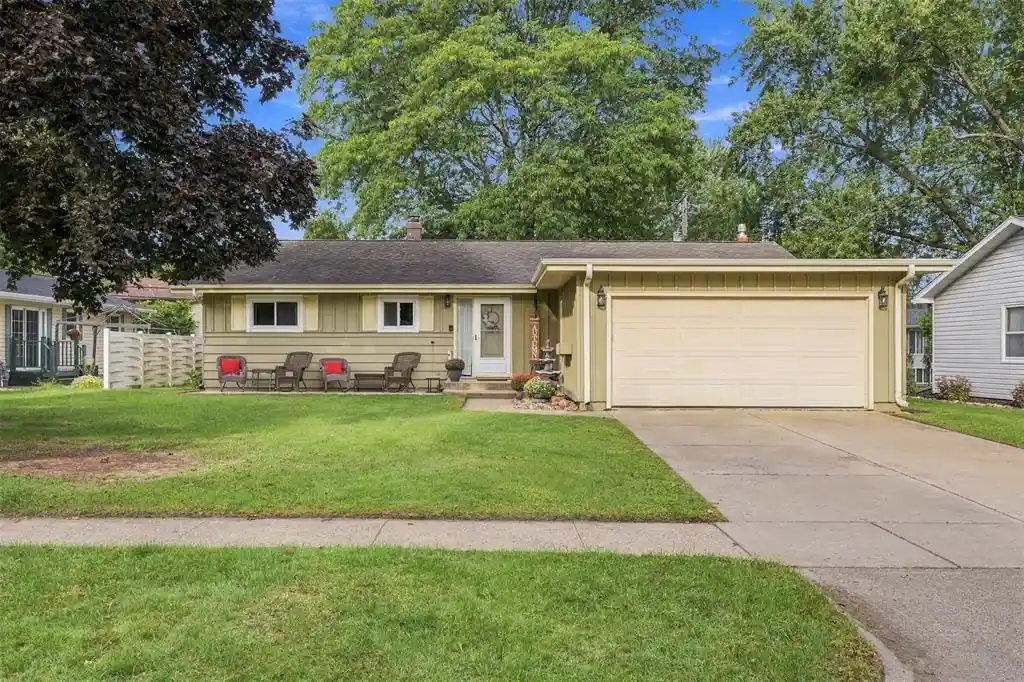 Photo 1 of Single family home for sale at 2810 Sherman St, Eau Claire, WI 54701 | MLS# 1605178 | Listing updated on 2026-09-17
