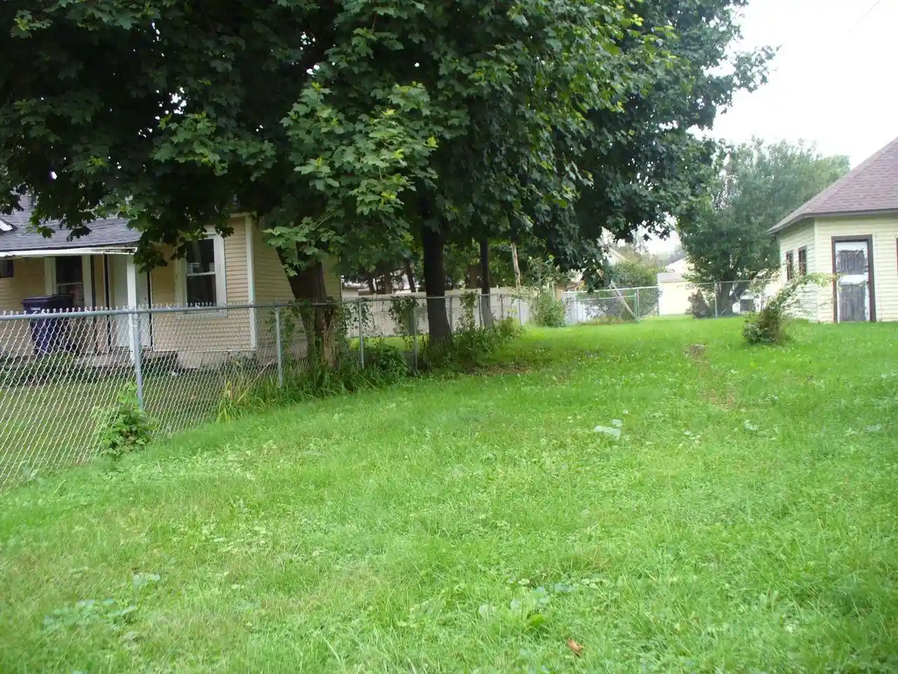 Photo 3 of Single family home for sale at 633 N Chatham St, Janesville, WI 53548 | MLS# 2032753 | Listing updated on 2026-09-29