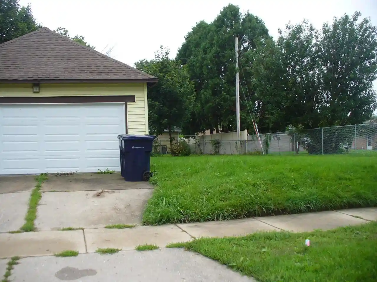 Photo 4 of Single family home for sale at 633 N Chatham St, Janesville, WI 53548 | MLS# 2032753 | Listing updated on 2026-09-29
