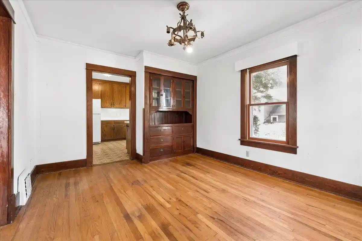 Photo 3 of Sale Pending at 518 Wingra St, Madison, WI 53715 | MLS# 2032763 | Listing updated on 2026-10-08