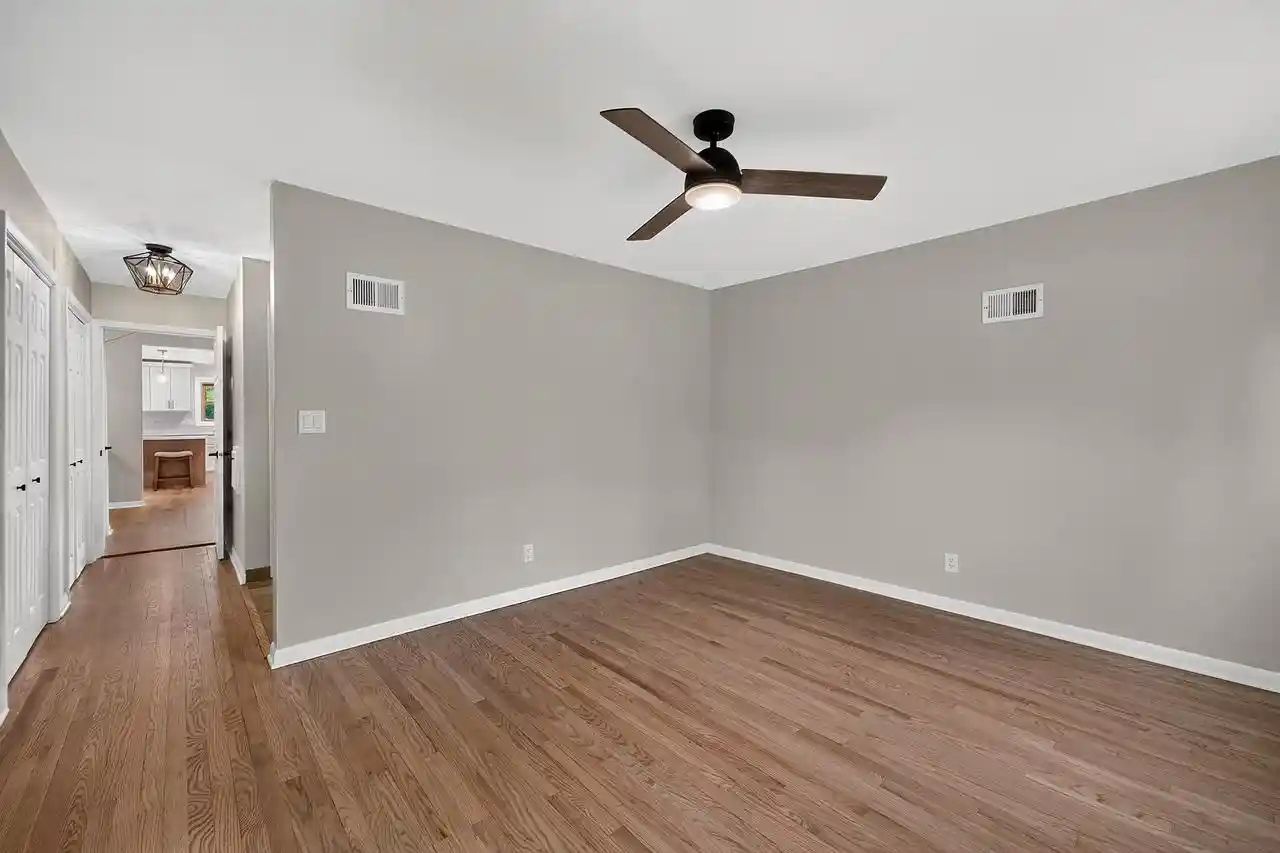 Photo 4 of Single family home for sale at 8153 W Holly Rd, Mequon, WI 53097 | MLS# 1980782 | Listing updated on 2026-09-21