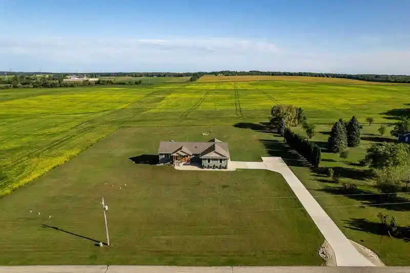 Photo 1 of Single family home for sale at 4401 W Spring Crk Rd, Beloit, WI 53511 | MLS# 2032766 | Listing updated on 2026-09-17