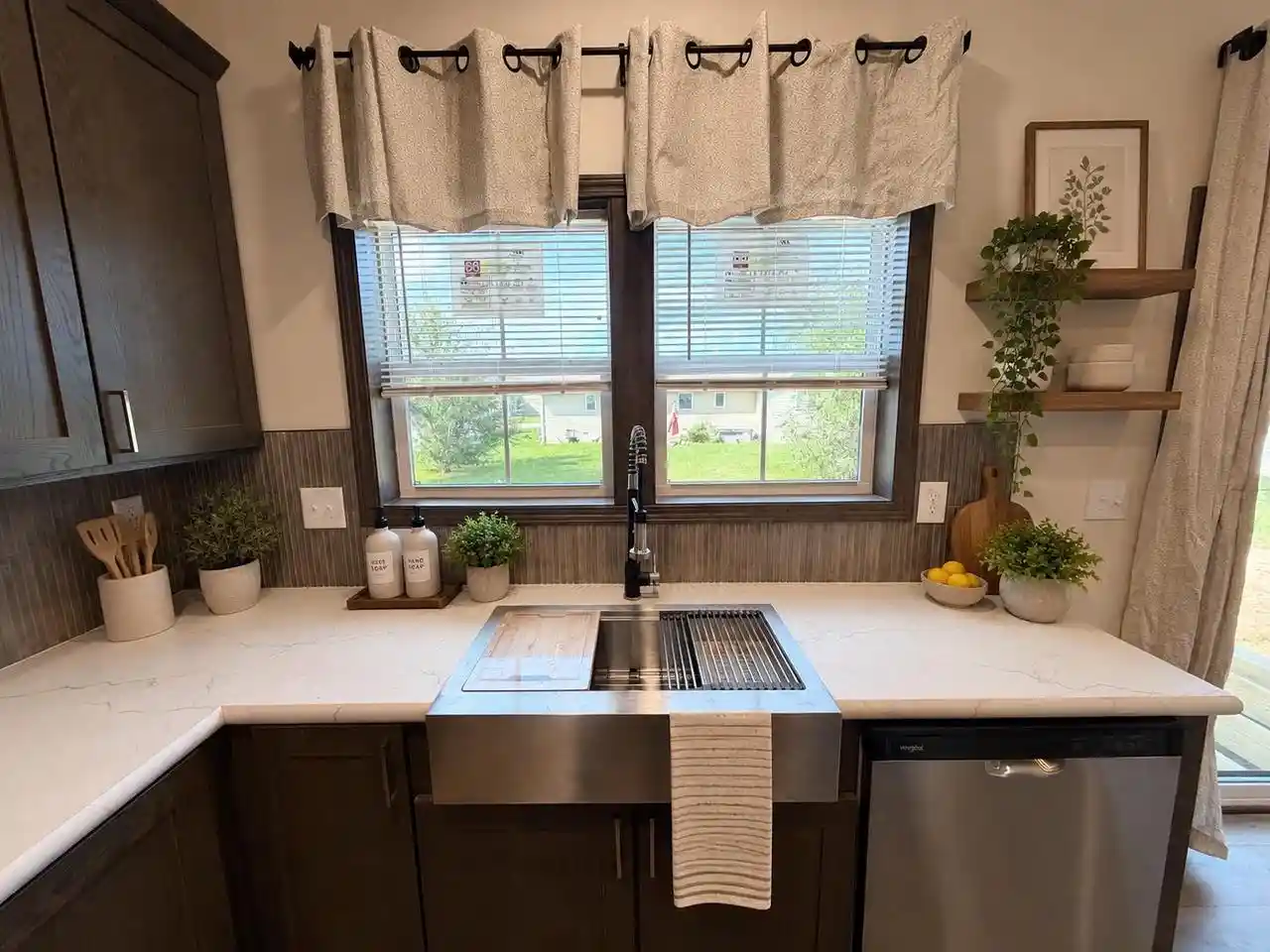 Photo 4 of Single family home for sale at 401 E 11th Avenue, Brodhead, WI 53520 | MLS# 2032767 | Listing updated on 2026-10-06