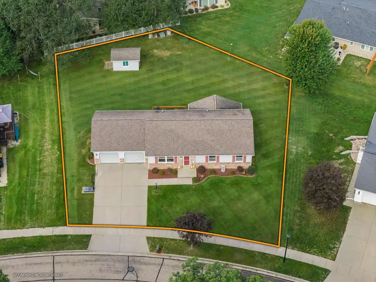 Photo 4 of Single family home for sale at 2217 Winfield Dr, Reedsburg, WI 53959 | MLS# 2032769 | Listing updated on 2026-09-18
