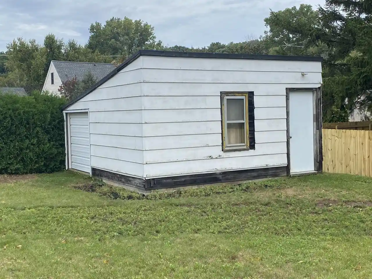 Photo 2 of Single family home for sale at 4022 Delta St, Manitowoc, WI 54220 | MLS# 1980785 | Listing updated on 2026-10-02