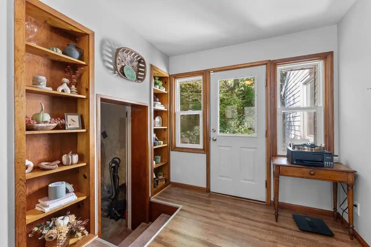 Photo 3 of Sale Pending at 437 N Walnut St, Reedsburg, WI 53959 | MLS# 2032770 | Listing updated on 2026-09-19