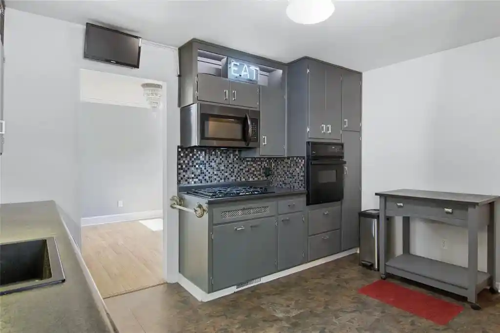 Photo 3 of Single family home for sale at 649 Putnam Dr, Eau Claire, WI 54701 | MLS# 1605176 | Listing updated on 2026-09-16
