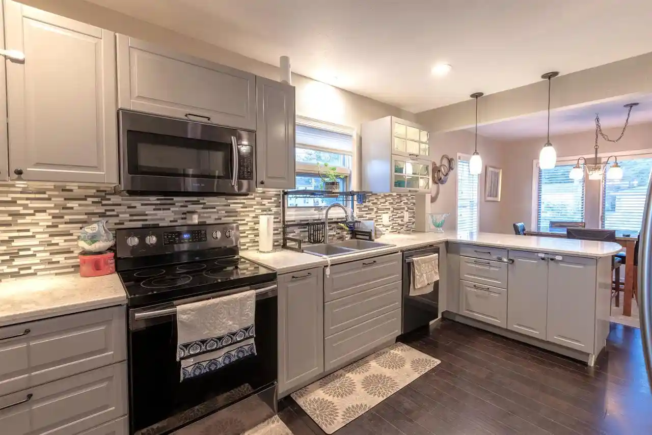 Photo 2 of Single family home for sale at 605 Chestnut St, Neenah, WI 54956 | MLS# 50332675 | Listing updated on 2026-09-20