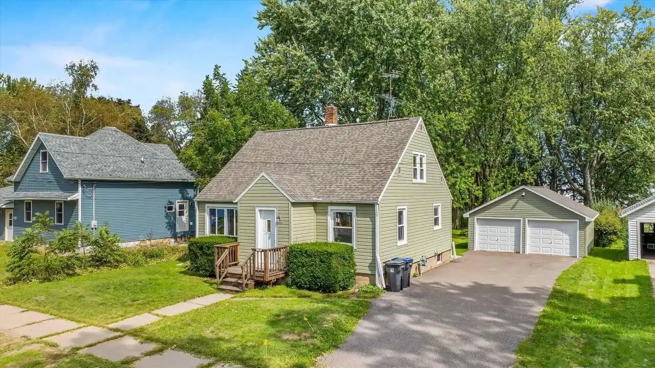 Photo 1 of Single family home for sale at 1501 S Cherry Ave, Marshfield, WI 54449 | MLS# 22604584 | Listing updated on 2026-09-16