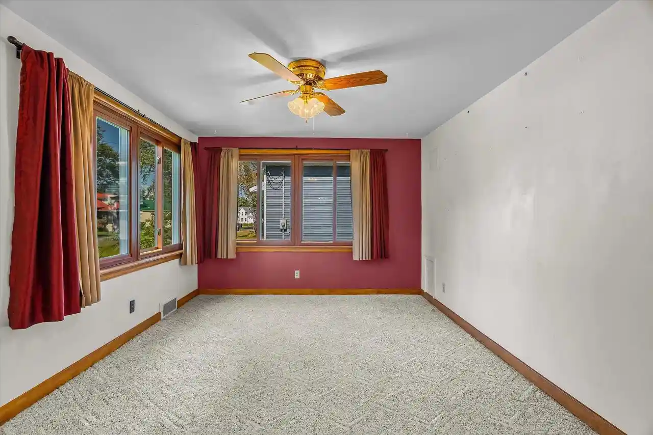 Photo 3 of Single family home for sale at 1501 S Cherry Ave, Marshfield, WI 54449 | MLS# 22604584 | Listing updated on 2026-09-16