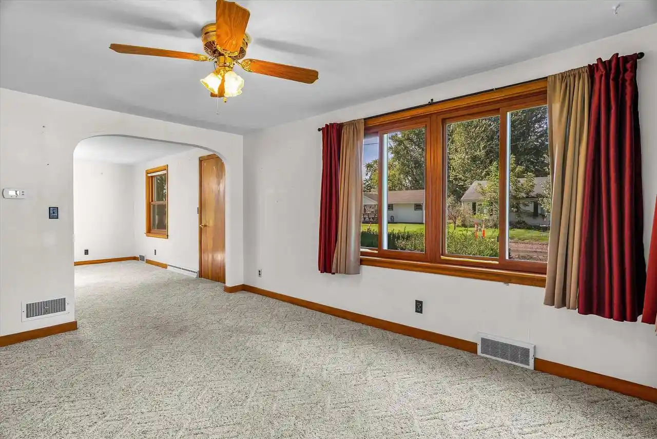 Photo 3 of Single family home for sale at 1501 S Cherry Ave, Marshfield, WI 54449 | MLS# 22604584 | Listing updated on 2026-09-16