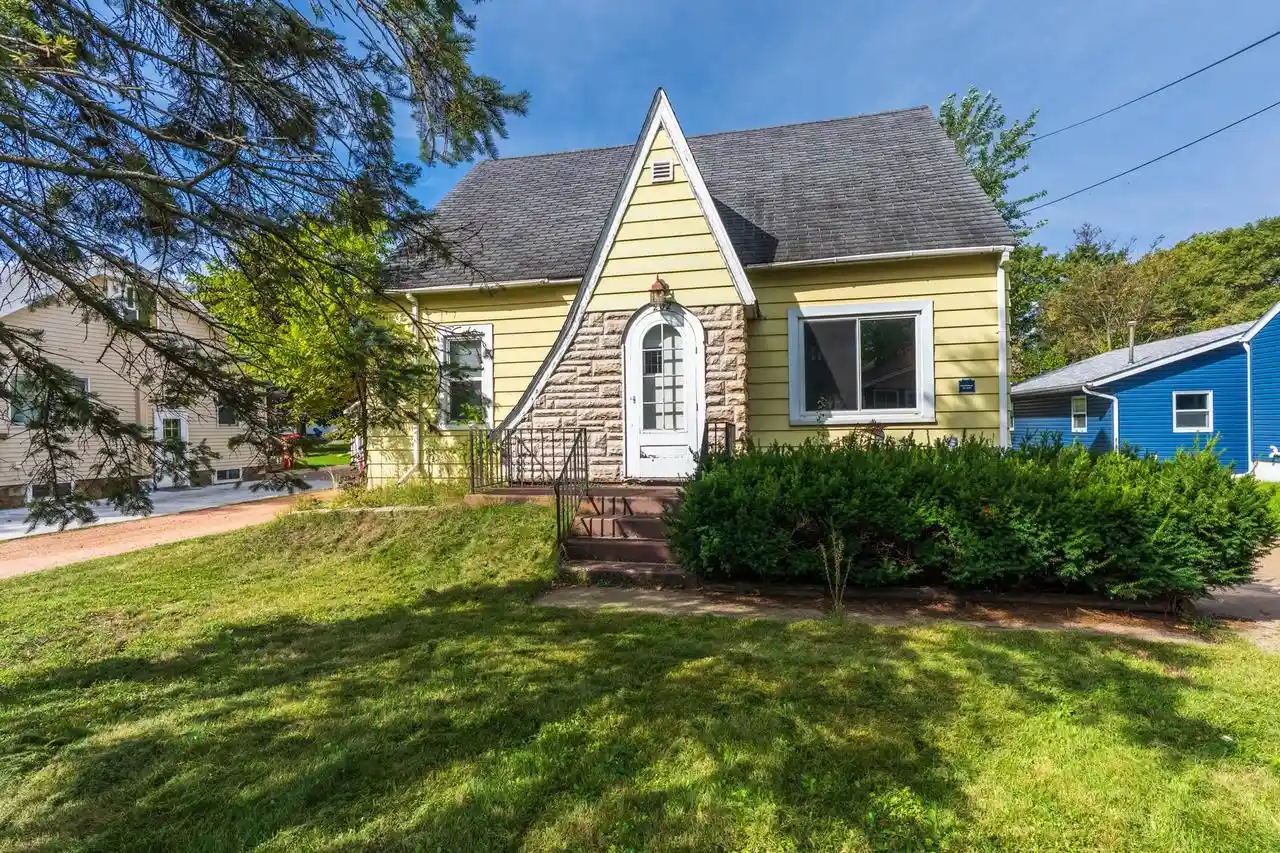 Photo 1 of Single family home for sale at 202 Frances St, Rothschild, WI 54474 | MLS# 22604585 | Listing updated on 2026-09-21