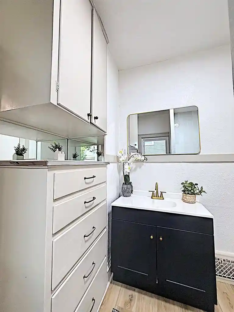 Photo 4 of Single family home for sale at 811 Randall Pl, Oshkosh, WI 54901 | MLS# 50332745 | Listing updated on 2026-09-16