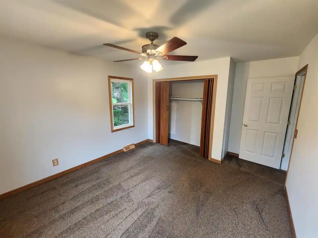 Photo 3 of Single family home for sale at 402 Lord St, Edgerton, WI 53534 | MLS# 2032777 | Listing updated on 2026-09-16