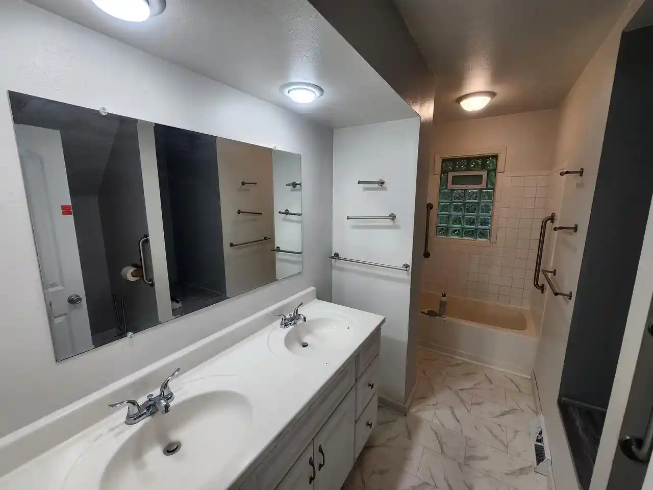 Photo 4 of Single family home for sale at 402 Lord St, Edgerton, WI 53534 | MLS# 2032777 | Listing updated on 2026-09-16