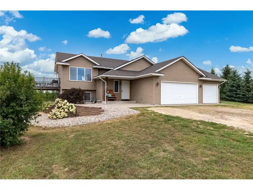 Photo 1 of Single family home for sale at 926 189th Avenue, New Richmond, WI 54017 | MLS# 7122233 | Listing updated on 2026-09-17