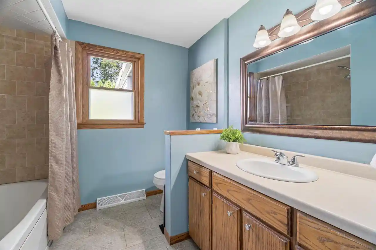 Photo 3 of Single family home for sale at 1024 E Lindbergh St, Appleton, WI 54911 | MLS# 50332748 | Listing updated on 2026-09-18