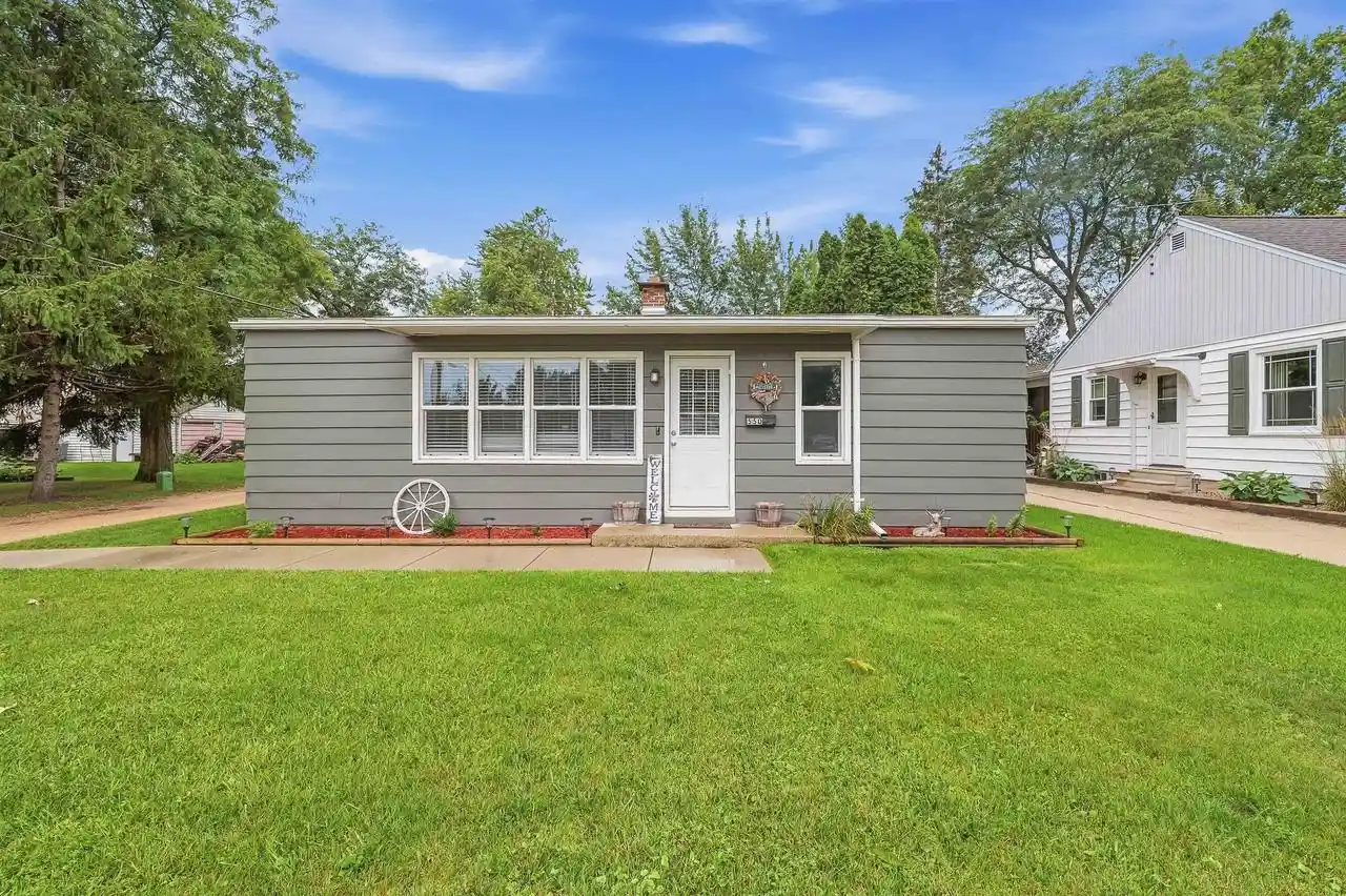Photo 1 of Single family home for sale at 550 Russell St, Fond Du Lac, WI 54935 | MLS# 50332750 | Listing updated on 2026-09-18