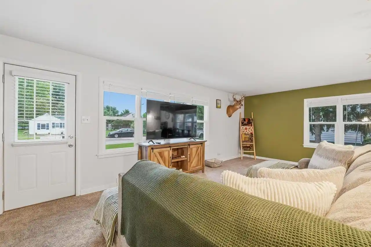 Photo 2 of Single family home for sale at 550 Russell St, Fond Du Lac, WI 54935 | MLS# 50332750 | Listing updated on 2026-09-18