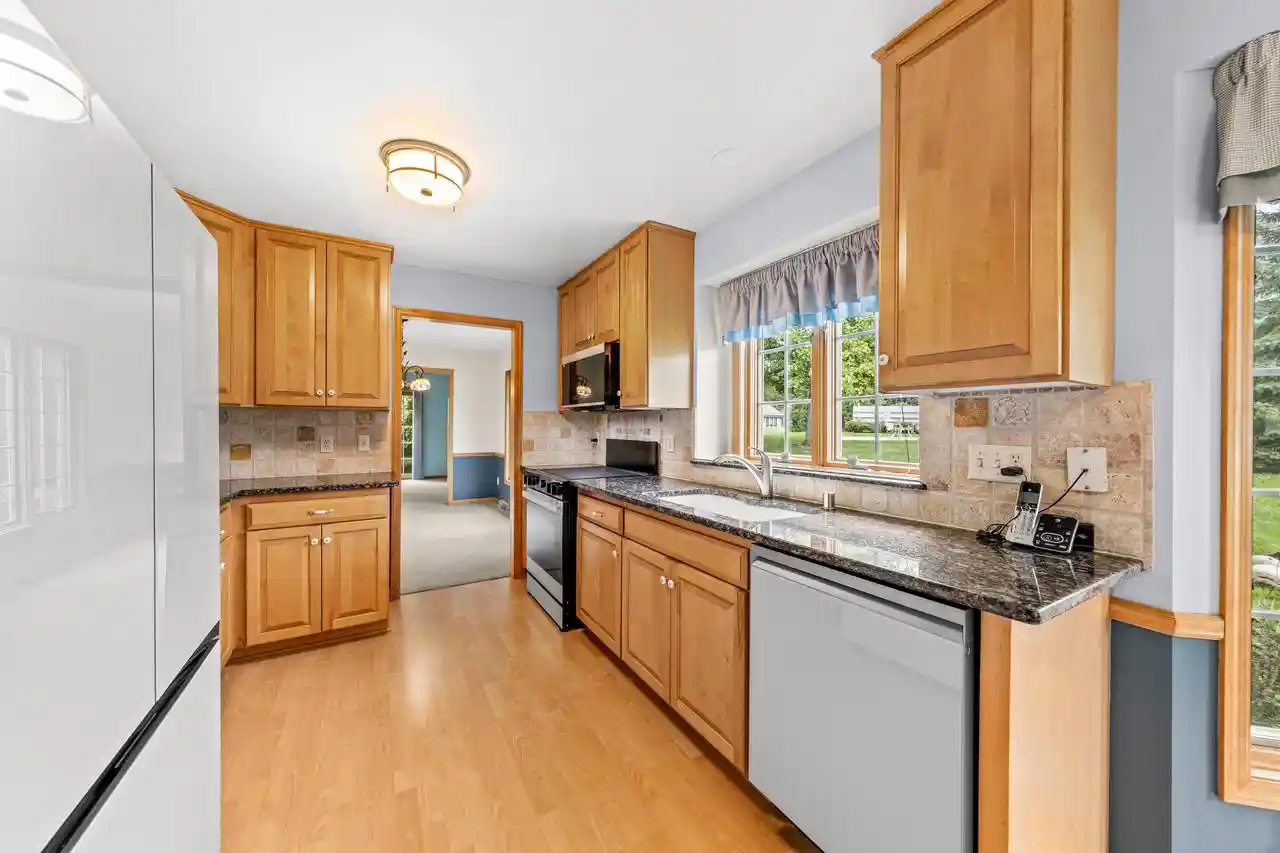 Listing Photo 4 - Condo for sale in building located at 500 S Mcpride Ln, Brookfield, WI 53045 - Unit #B