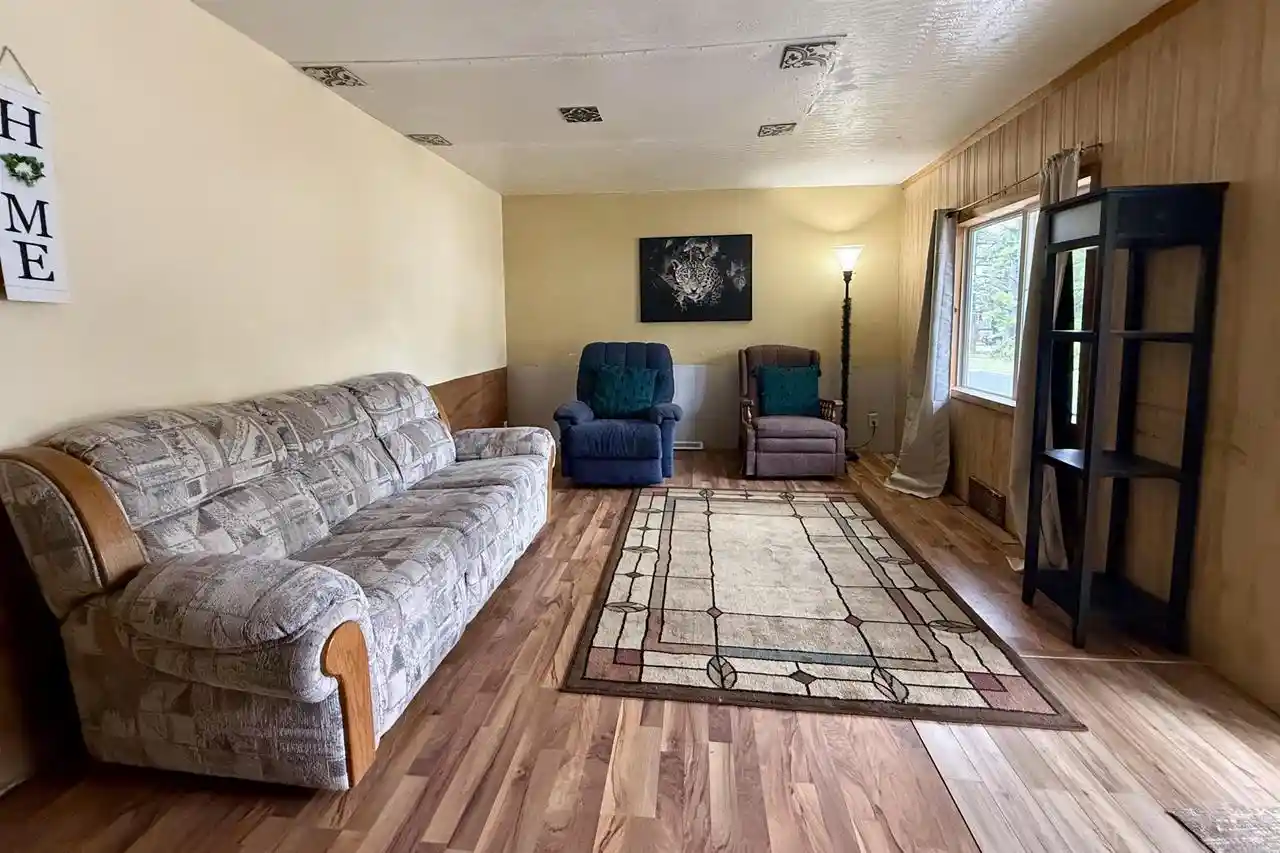 Photo 3 of Sale Pending at 607 Cushman St, Marinette, WI 54143 | MLS# 50332744 | Listing updated on 2026-09-22