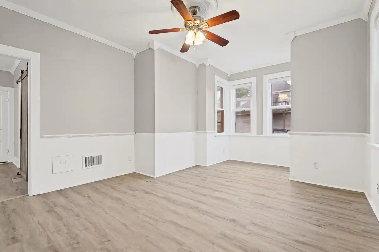 Photo 3 of Single family home for sale at 946 Hood St, La Crosse, WI 54601 | MLS# 1980818 | Listing updated on 2026-09-16