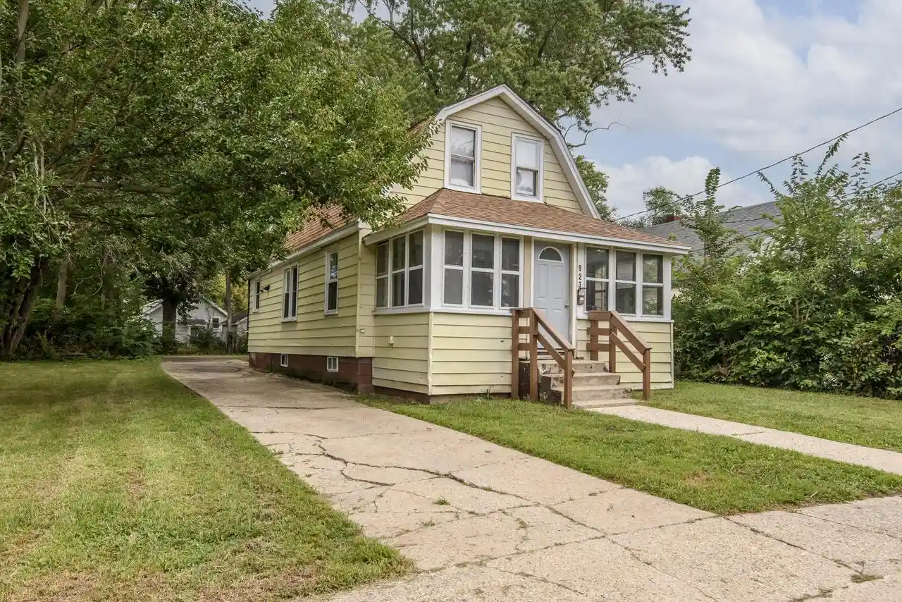 Photo 1 of Single family home for sale at 923 Randall St, Beloit, WI 53511 | MLS# 1980823 | Listing updated on 2026-09-16