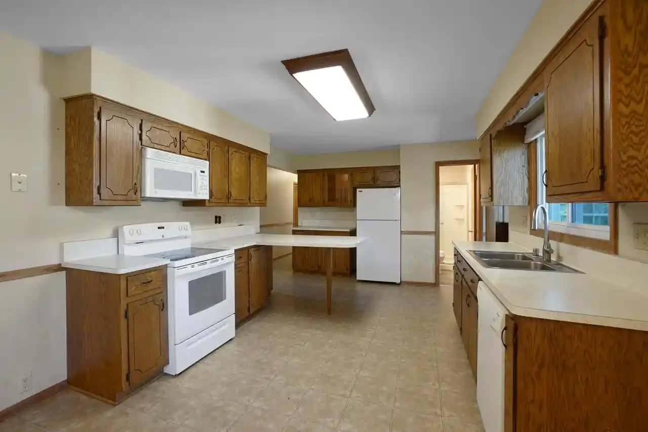 Photo 3 of Single family home for sale at 668 Tulip Ct, Oconomowoc, WI 53066 | MLS# 1980826 | Listing updated on 2026-09-21