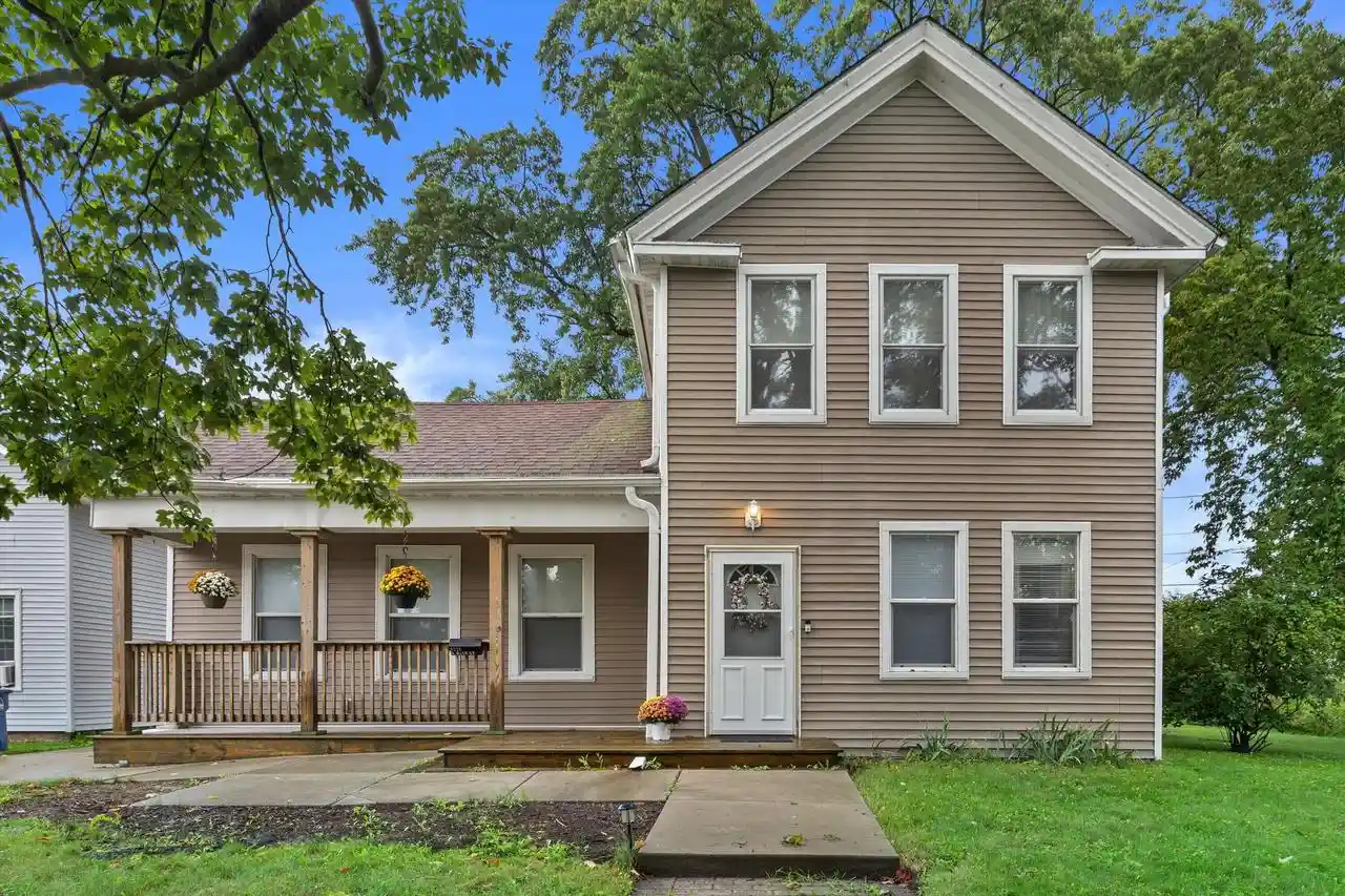 Photo 1 of Single family home for sale at 1221 N Main St, Racine, WI 53402 | MLS# 1980829 | Listing updated on 2026-09-16