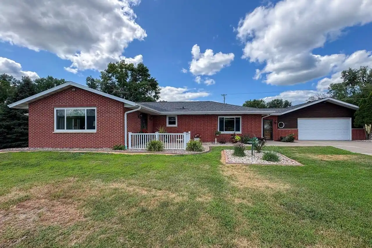 Photo 1 of Single family home for sale at 3972 Eagle Point Rd, Hazel Green, WI 53811 | MLS# 2032799 | Listing updated on 2026-10-01