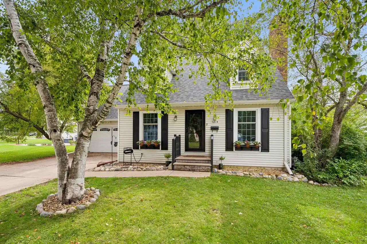 Photo 1 of Single family home for sale at 1214 Irwin Ave, De Pere, WI 54115 | MLS# 50332765 | Listing updated on 2026-09-21