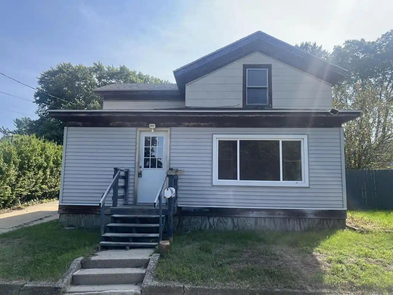 Photo 1 of Single family home for sale at 640 N Locust St, Reedsburg, WI 53959 | MLS# 1980834 | Listing updated on 2026-09-16