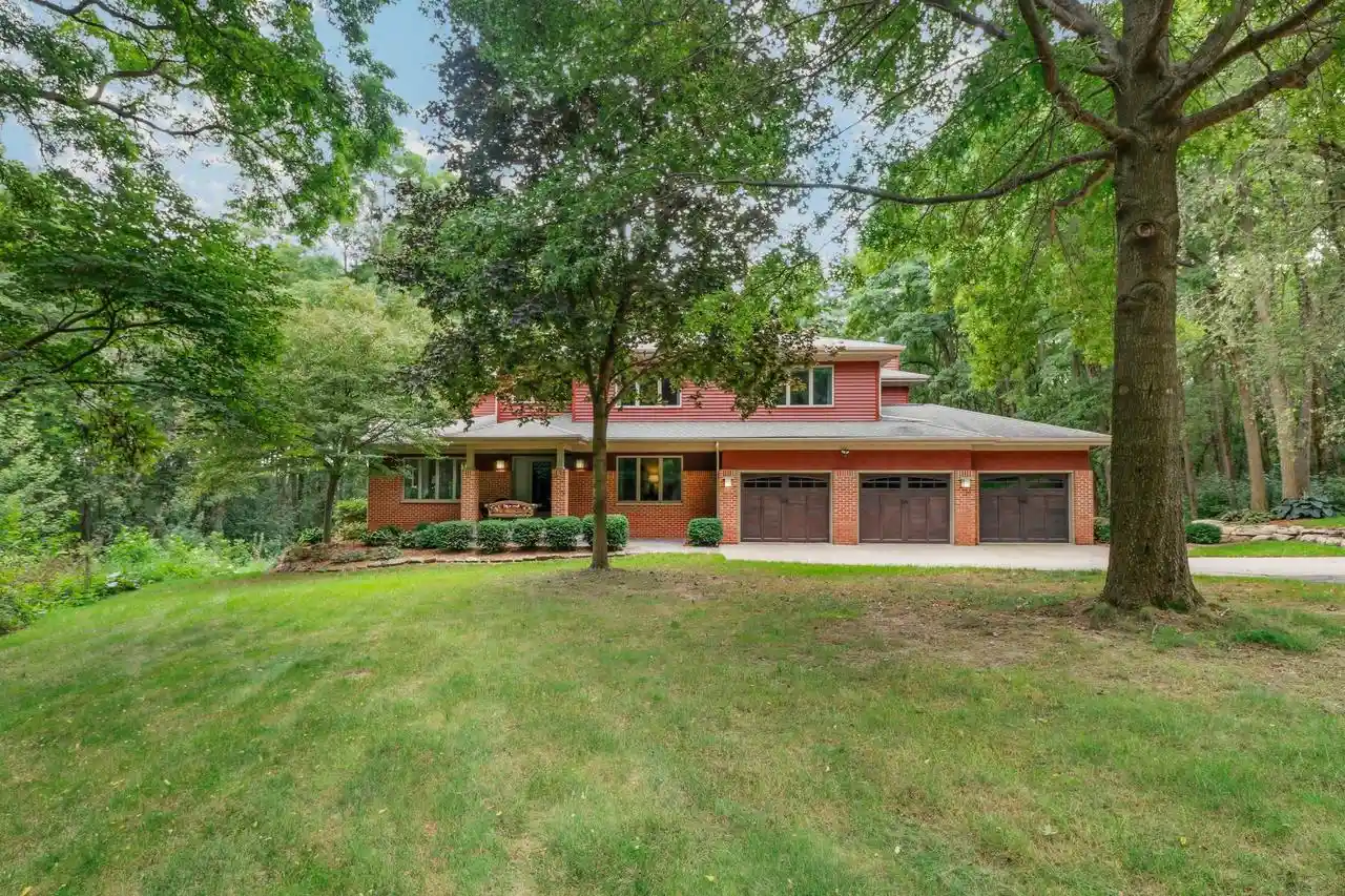 Photo 1 of Single family home for sale at 899 County Rd Mm, Oregon, WI 53575 | MLS# 2032803 | Listing updated on 2026-09-21