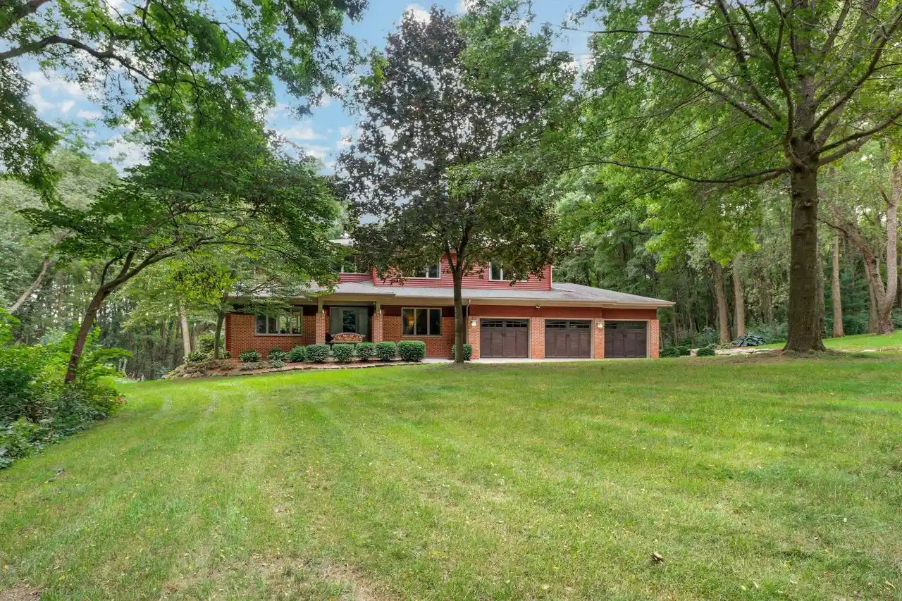 Photo 2 of Single family home for sale at 899 County Rd Mm, Oregon, WI 53575 | MLS# 2032803 | Listing updated on 2026-09-21