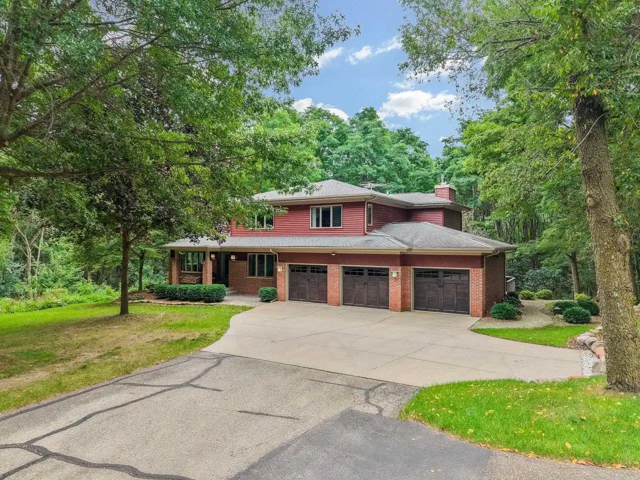 Photo 4 of Single family home for sale at 899 County Rd Mm, Oregon, WI 53575 | MLS# 2032803 | Listing updated on 2026-09-21