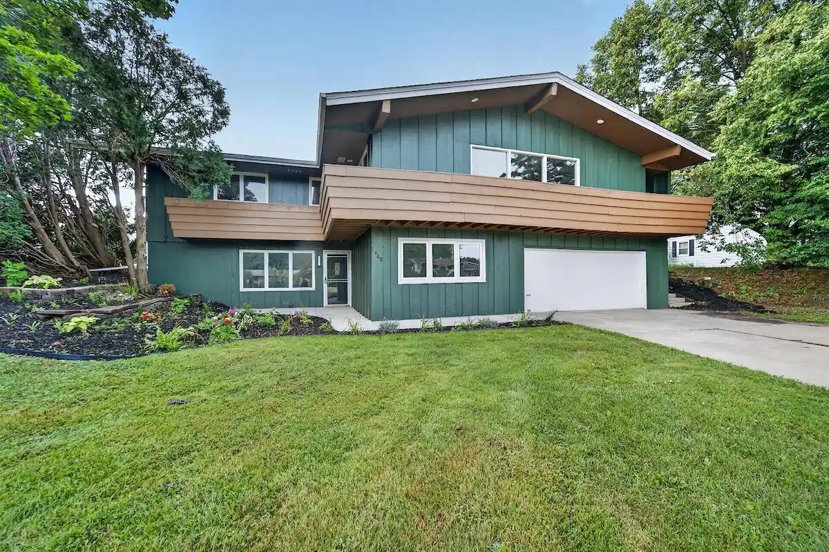 Photo 1 of Single family home for sale at 1408 94th Avenue, Kenosha, WI 53144 | MLS# 1980842 | Listing updated on 2026-09-16