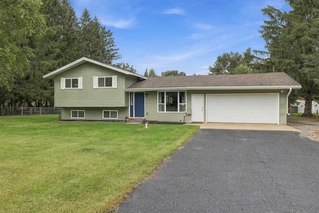 Photo 1 of Single family home for sale at 8331 Cedar Ln, Wisconsin Rapids, WI 54494 | MLS# 22604592 | Listing updated on 2026-09-19