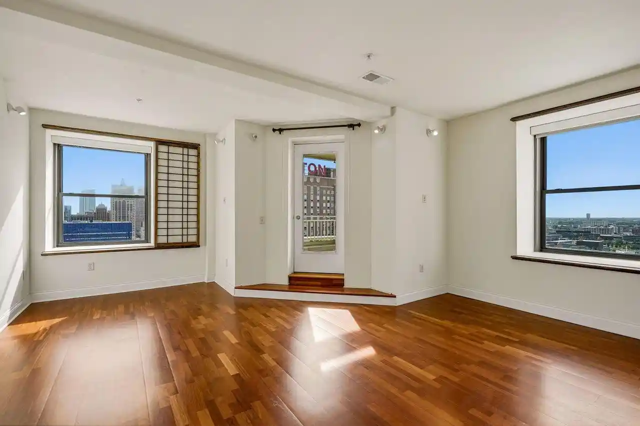 Photo 3 of Condo for sale at 606 W Wisconsin Ave #1801, Milwaukee, WI 53203 | MLS# 1980844 | Listing updated on 2026-09-16