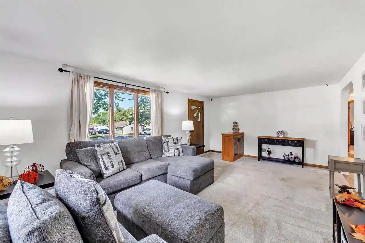 Photo 1 of Single family home for sale at 423 Bader St, Green Bay, WI 54302 | MLS# 50332711 | Listing updated on 2026-09-23