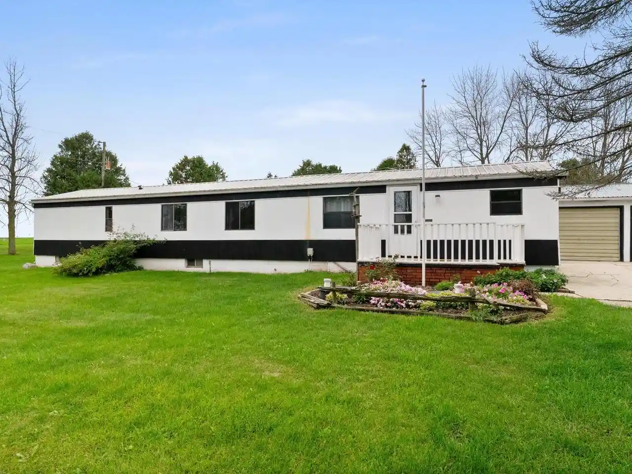 Photo 1 of Single family home for sale at N341 Woodside Rd, Kewaunee, WI 54216 | MLS# 1980854 | Listing updated on 2026-09-21
