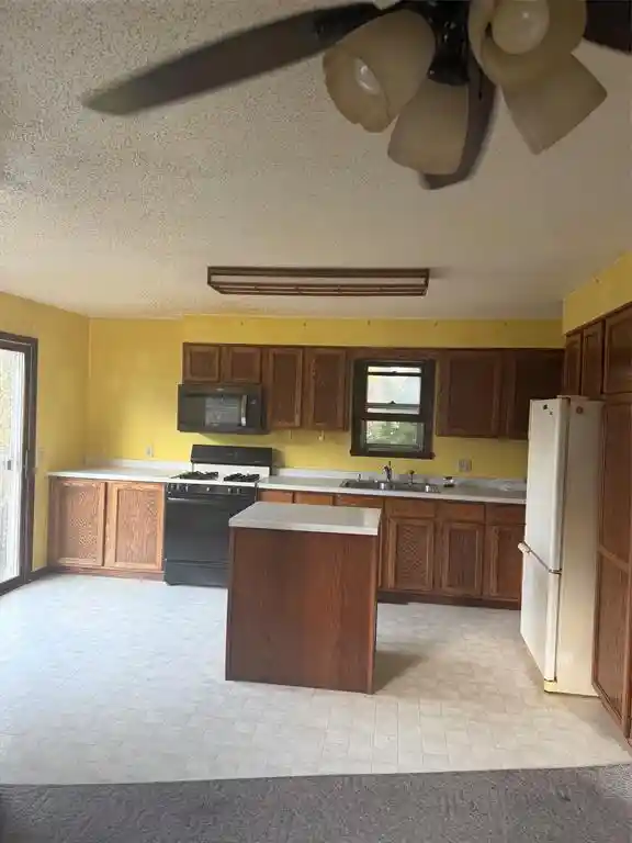 Photo 3 of Single family home for sale at 137 E Walnut St, Glenwood City, WI 54013 | MLS# 1605197 | Listing updated on 2026-09-16