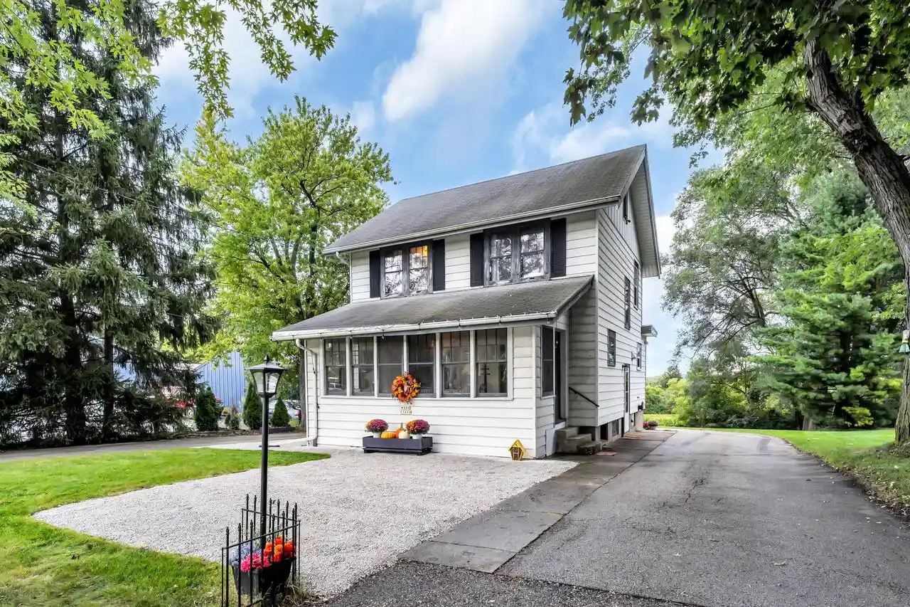 Photo 1 of Single family home for sale at W305s5060 Highway 83, Mukwonago, WI 53149 | MLS# 1980860 | Listing updated on 2026-09-22