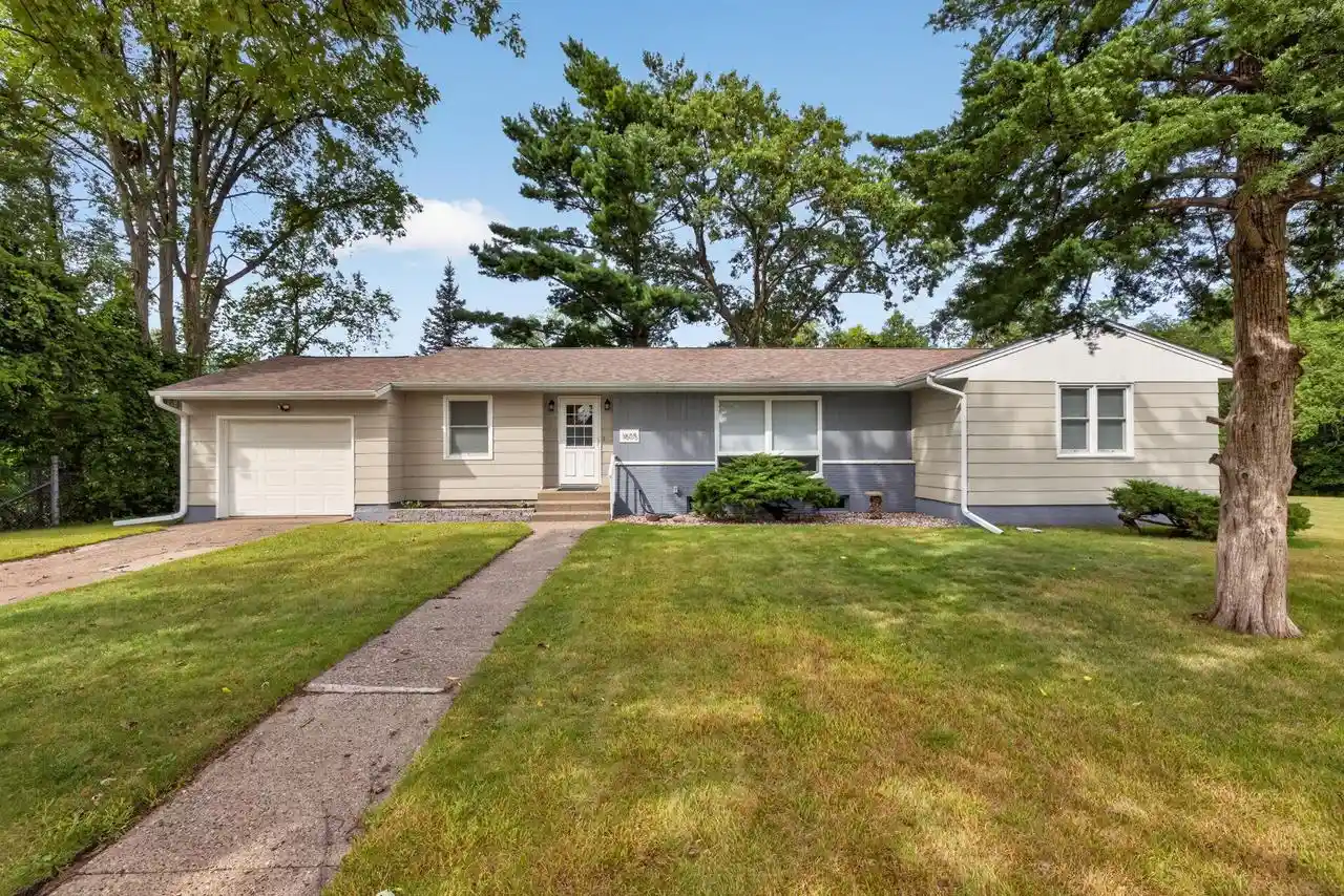 Photo 1 of Single family home for sale at 1605 St Cloud St, La Crosse, WI 54603 | MLS# 1980861 | Listing updated on 2026-09-18