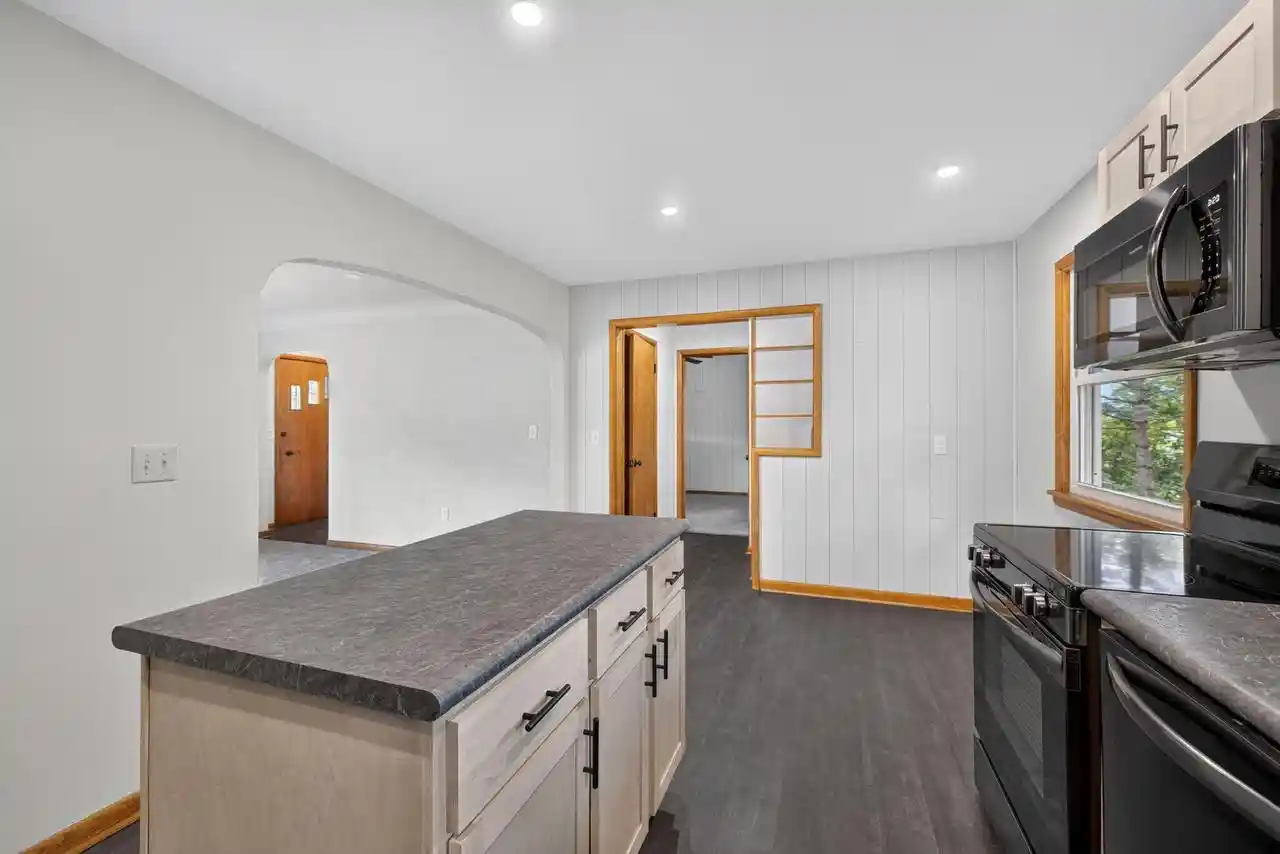 Photo 3 of Single family home for sale at 1605 St Cloud St, La Crosse, WI 54603 | MLS# 1980861 | Listing updated on 2026-09-18