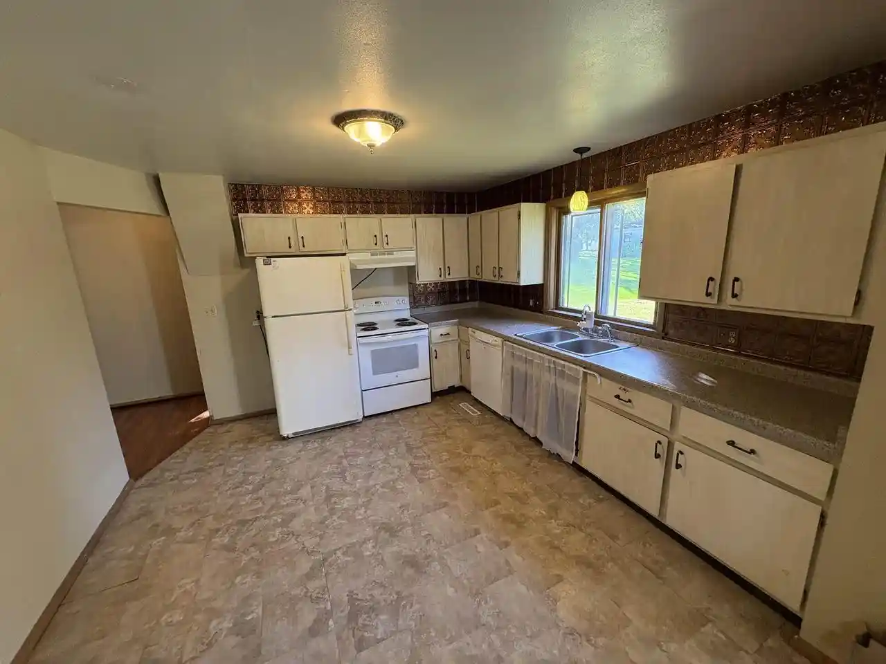 Photo 3 of Single family home for sale at 240 E State St, Bonduel, WI 54107 | MLS# 50332774 | Listing updated on 2026-09-16
